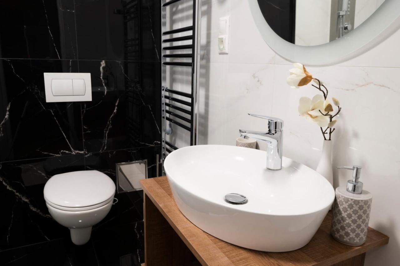 Hotel Dszsu Тренчианске-Теплице Экстерьер фото