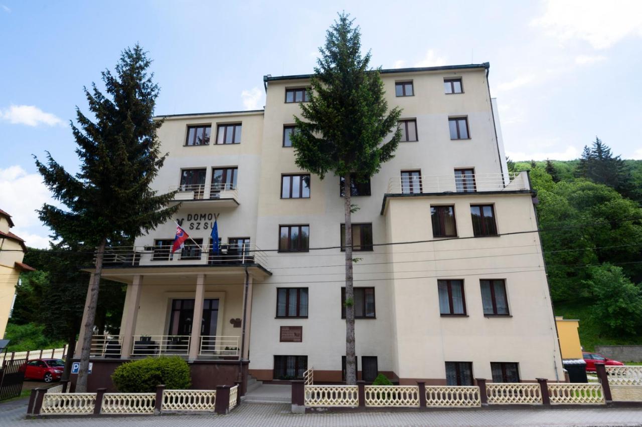 Hotel Dszsu Тренчианске-Теплице Экстерьер фото