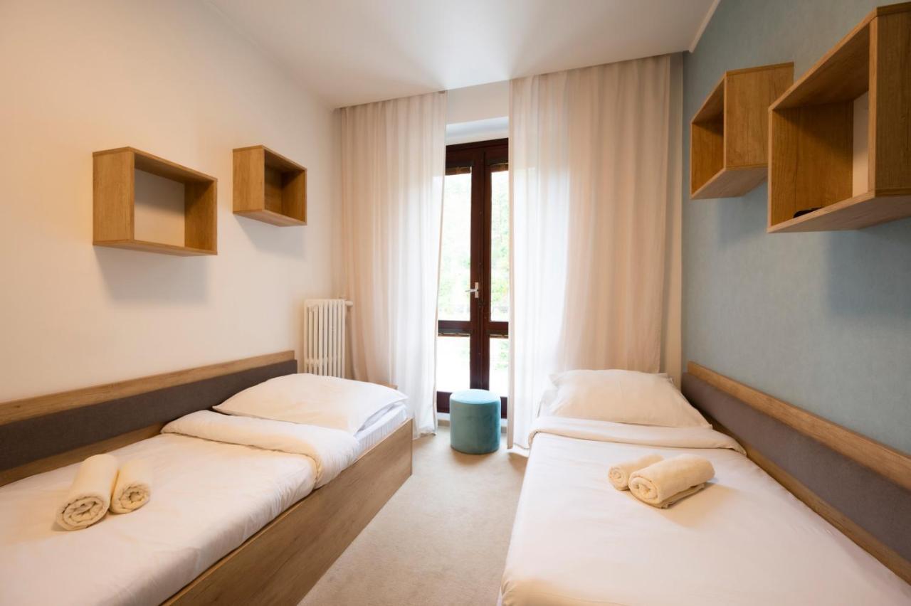 Hotel Dszsu Тренчианске-Теплице Экстерьер фото