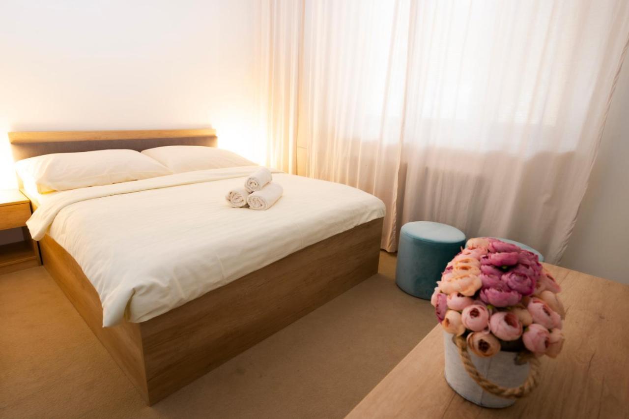 Hotel Dszsu Тренчианске-Теплице Экстерьер фото