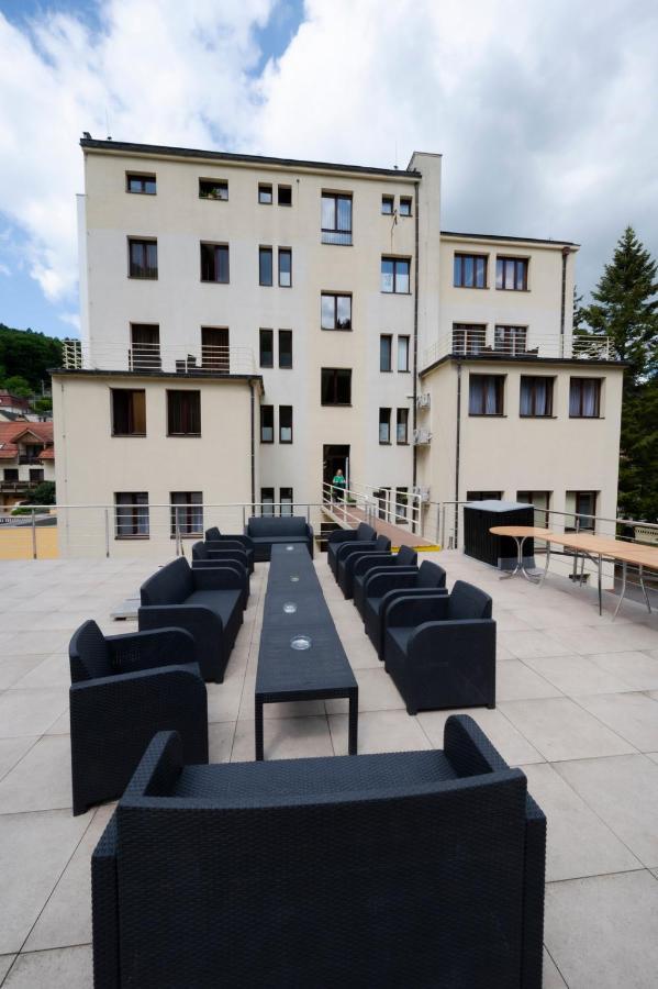 Hotel Dszsu Тренчианске-Теплице Экстерьер фото